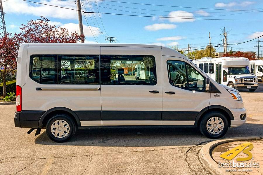 Medium Roof Transit XLT Medium Roof Transit XLT